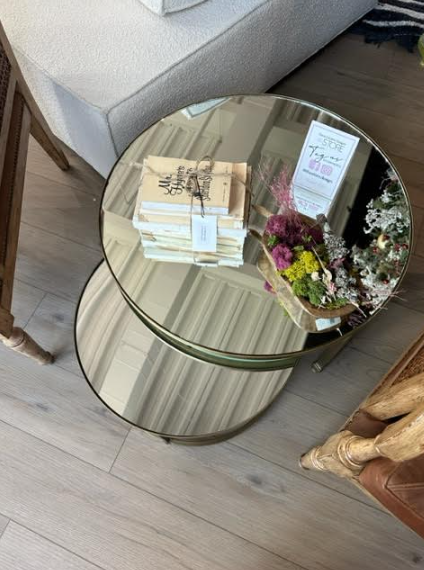 Riesling Round Glass Nesting Tables